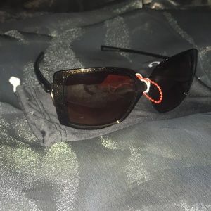 Women’s Oakley Sunglasses with Bag
